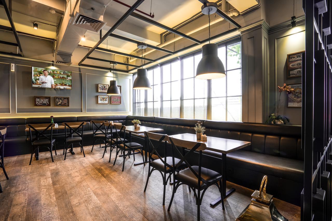 Maple Hotel Grogol Джакарта Екстериор снимка