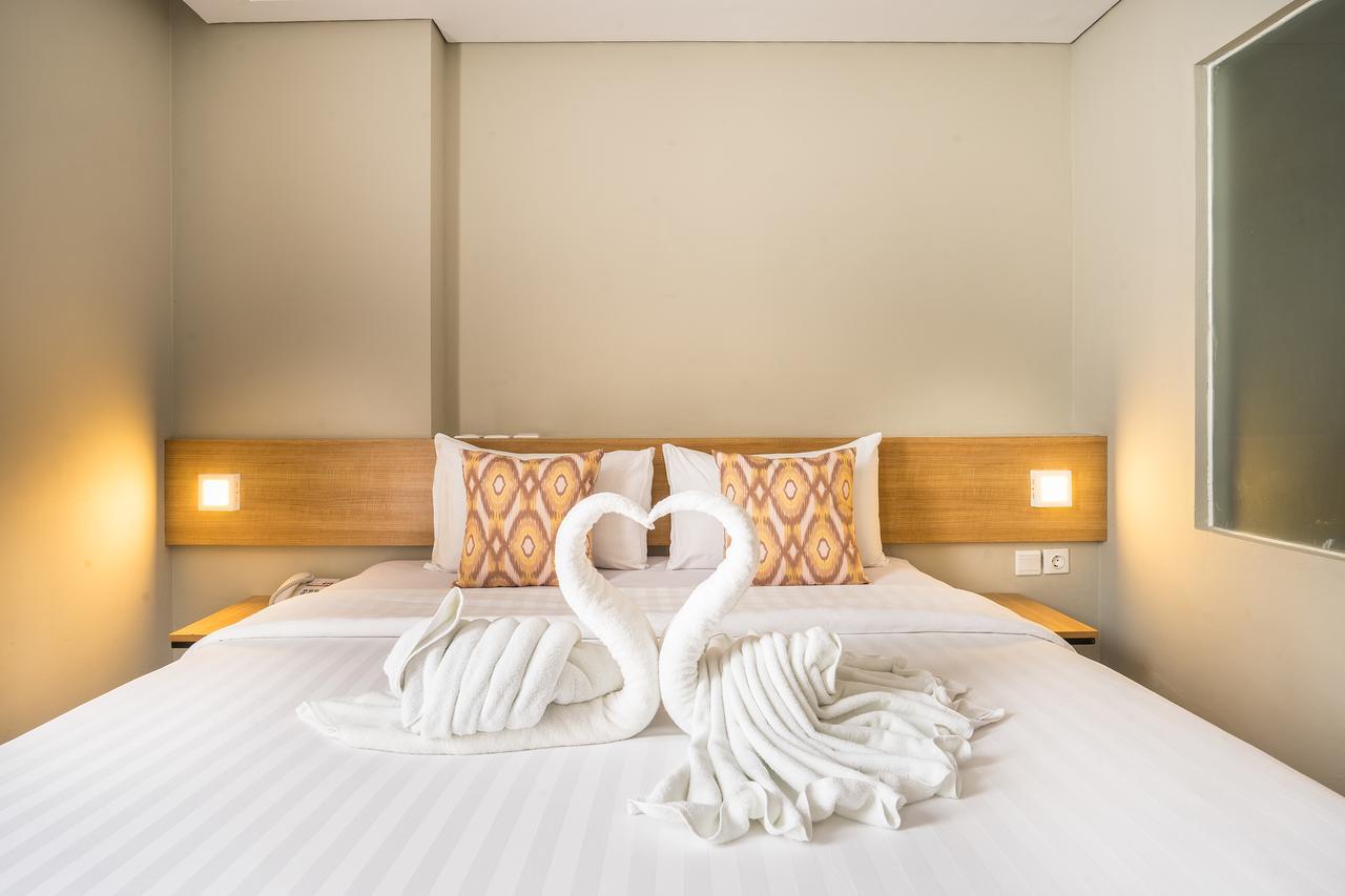 Maple Hotel Grogol Джакарта Екстериор снимка