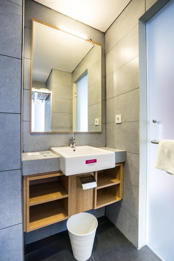 Maple Hotel Grogol Джакарта Екстериор снимка